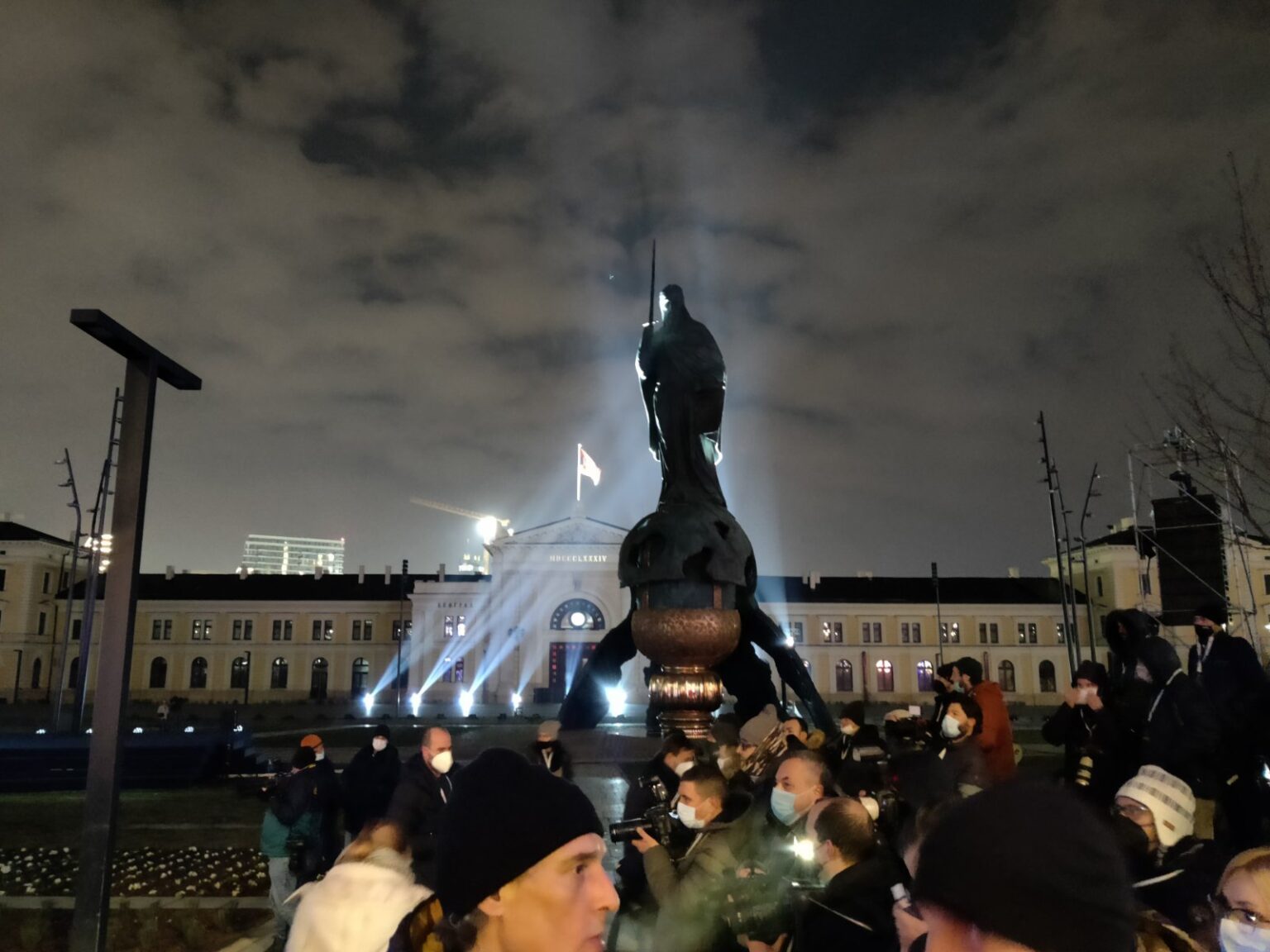 Otkrivanje spomenika Stefanu Nemanji: Prisutan veliki broj građana, obraća se&hellip;
