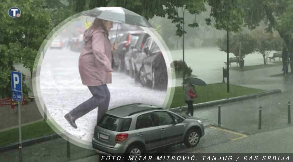 OLUJA NAD SRBIJOM U SLIKAMA! Pada grad veličine oraha, haos na autoputu, grom udario splav, na ulicama JEZERA (FOTO, VIDEO)
