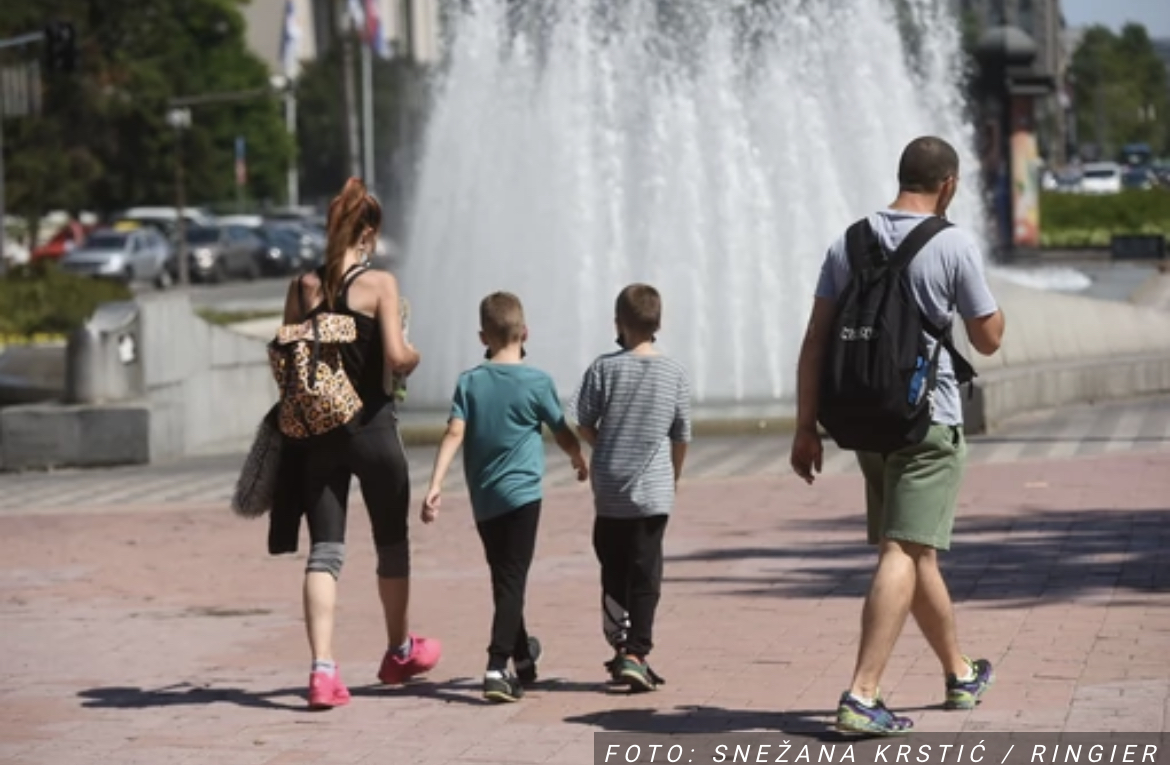 RHMZ IZDAO ČAK 5 UPOZORENJA! Vratio se vreli talas, ali na kratko: Temperature će ići do +40, a onda dolaze ogromne količine kiše, na snazi i NARANDŽASTI METEOALARM