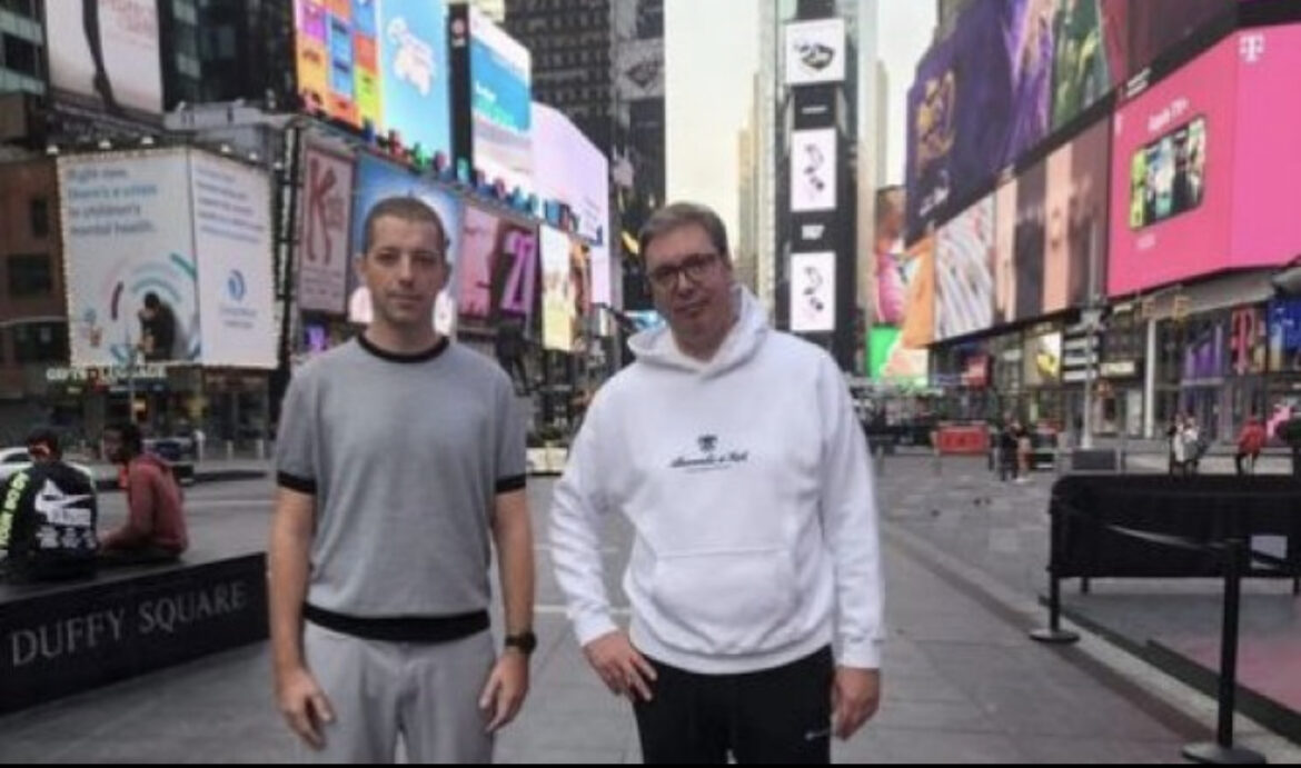 MARKO SPORTISTA BRIFUJE STARIJEG DRUGA PRED VAŽNE SASTANKE U NJUJORKU! Vučić objavio prvu fotografiju sa Tajm skvera!