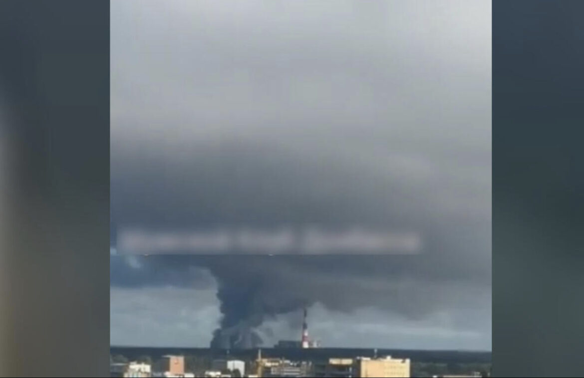 PEČURKA OD DIMA U PREDGRAĐU KIJEVA: Raketirana hidroelektrana na Dnjepru! Napadnut Višogorod VIDEO
