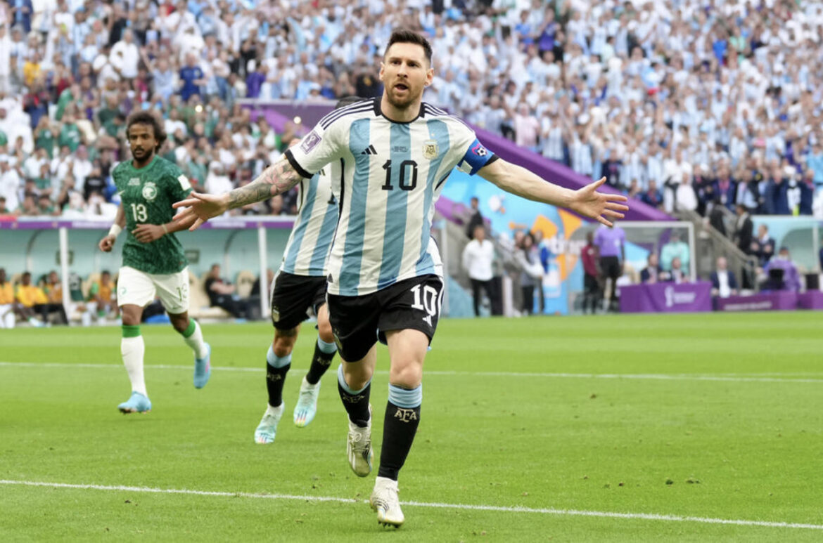 UŽIVO, ARGENTINA – SAUDIJSKA ARABIJA: Mesi sa bele tačke sjajno otvara Mundijal! Argentinci dominiraju na svim poljima (VIDEO)