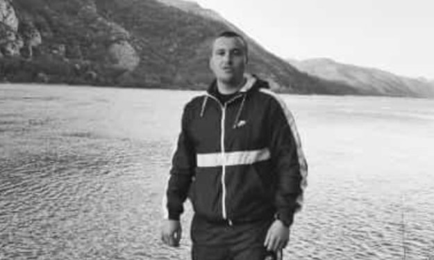 JEZIVA SMRT! OVO JE MLADIC KOJI JE DŽIPOM SLETEO U KANAL PUN VODE U KOTEZU!(FOTO)
