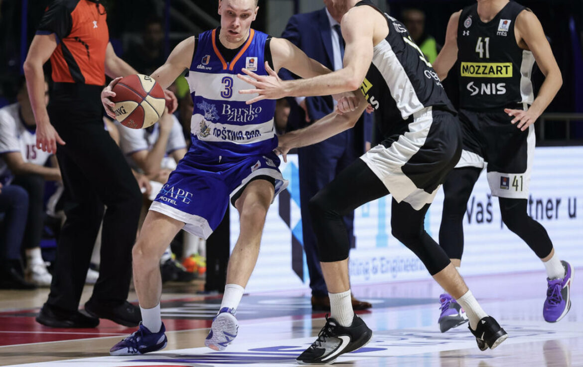 UŽIVO, PARTIZAN – MORNAR: Žestoka BORBA u Pioniru, Glas nema milosti prema BIVŠEM klubu – Obradović ljut na igrače! 