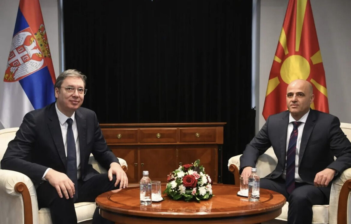 VUČIĆ SE OGLASIO IZ OHRIDA! Predsednik Srbije se sastao sa premijerom Severne Makedonije (FOTO) 