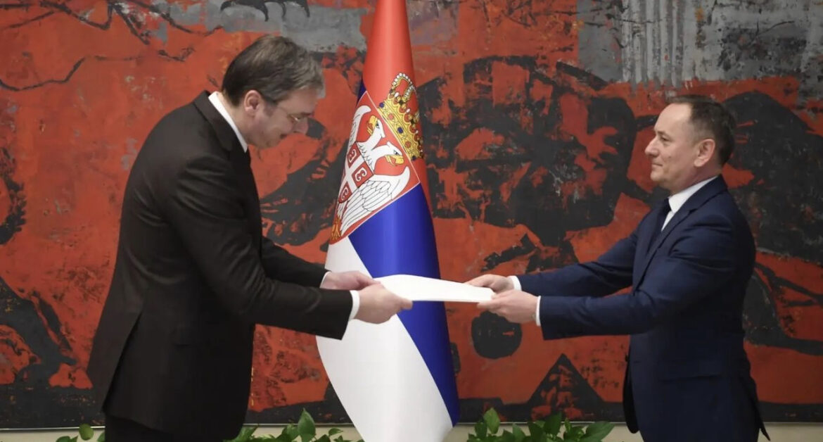 UVEREN DA ĆEMO NASTAVITI ODLIČNU SARADNJU! Vučić primio akreditivna pisma ambasadora Mađarske (FOTO)