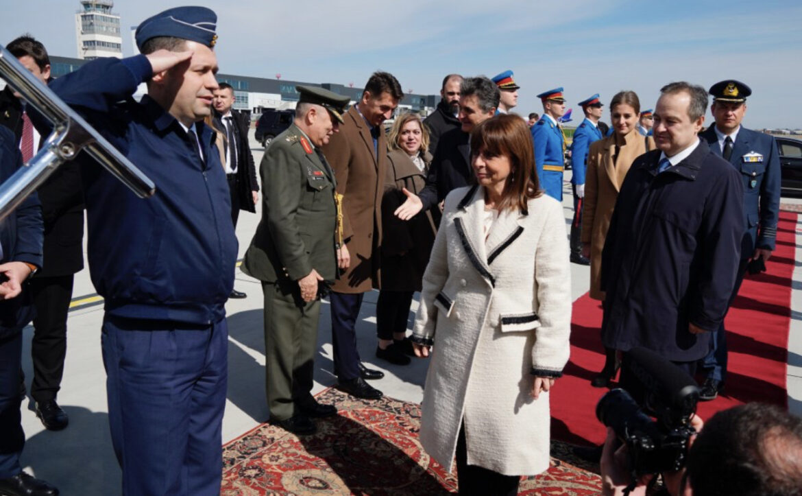 PREDSEDNICA GRČKE ZAVRŠILA POSETU SRBIJI! Sa beogradskog aerodroma Katerinu Sakelaropulu ispratio ministar Dačić (FOTO) 