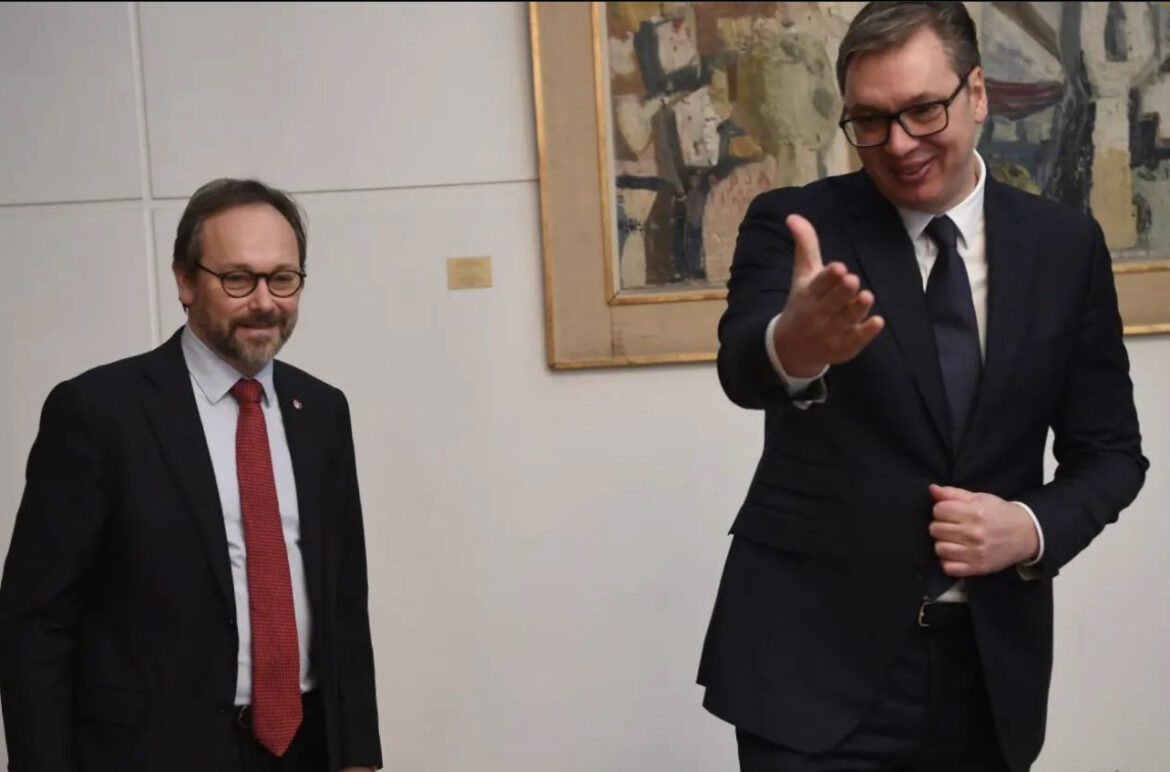 “Srbija je POSVEĆENA svom evropskom putu”: Vučić se sastao sa šefom Delegacije Evropske unije Žiofreom