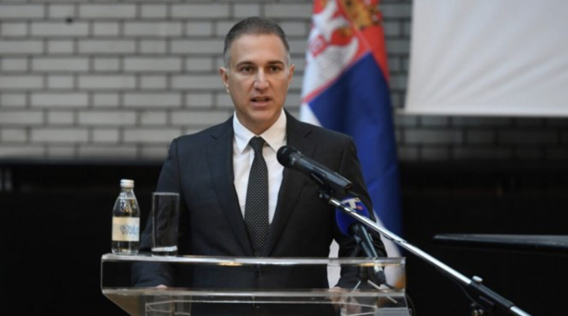 Stefanović: Pritisak na Vučića neće uspeti