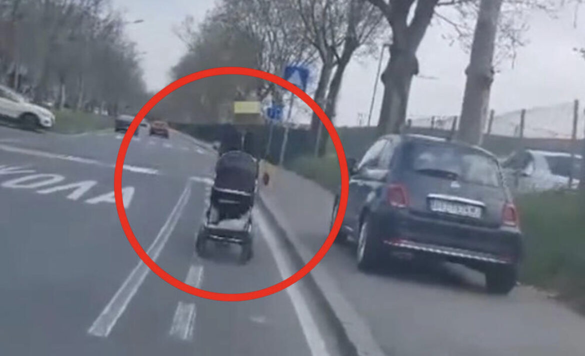 SRAMOTNA SCENA U BEOGRADU RAZBESNELA SVE: Žena gura dečja kolica po bulevaru zbog BAHATOG PARKIRANJA (FOTO)