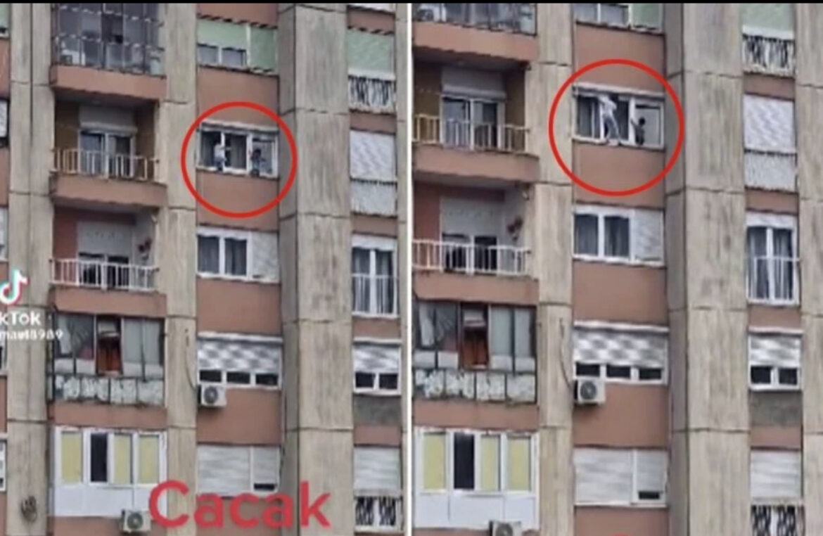 ŠOK SCENA U ČAČKU! Deca VISE sa šestog sprata zgrade – izašla kroz prozor: Usnimljen STRAŠAN prizor (FOTO)