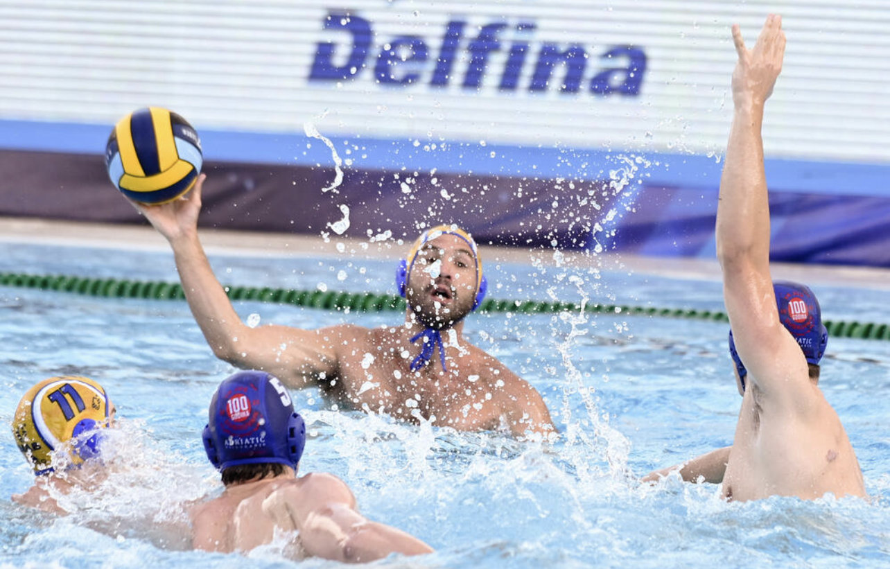 NOVI BEOGRAD U POLUFINALU LIGE ŠAMPIONA: Srpski predstavnik potopio Olimpijakos!