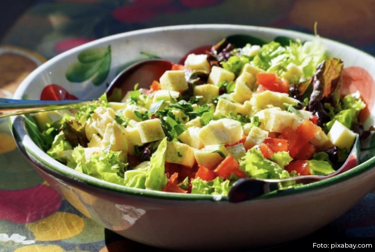 OVA SALATA SE JEDE SAMO TRI DANA: Recept koji čini&hellip;