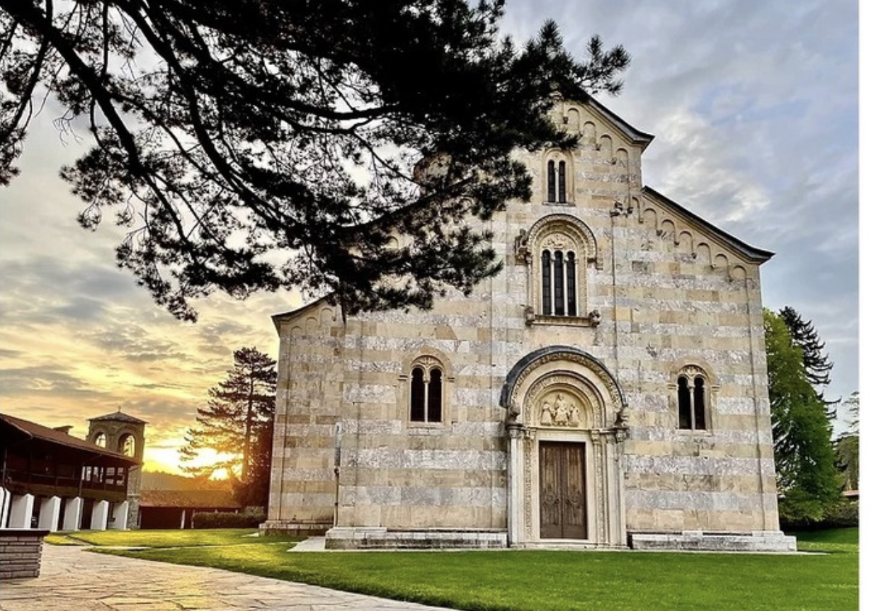 U MANASTIRU BANJSKA NIJE PRONAĐENO NIKAKVO ORUŽJE! Iz manastira Visoki&hellip;