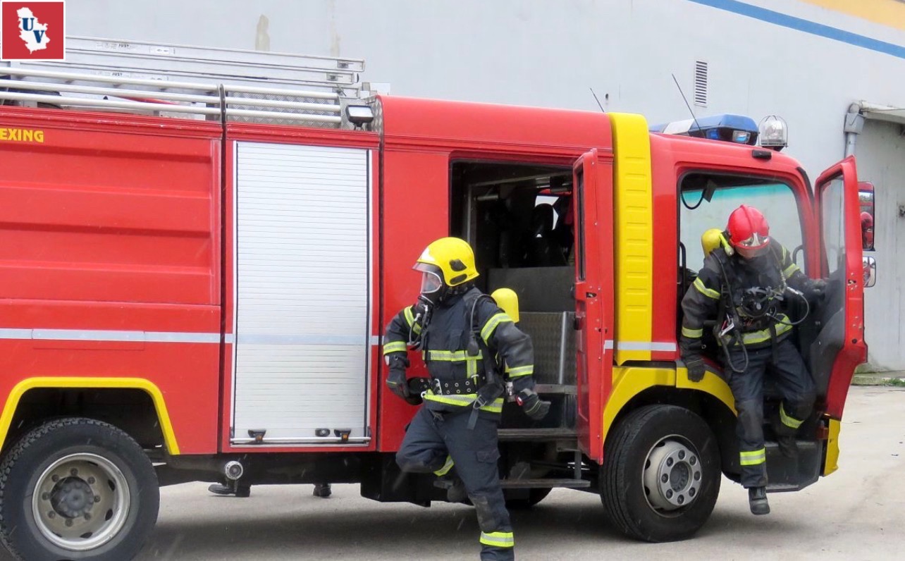 BUKTINJA NA RASKRSNICI NA VIDIKOVCU Plamen i dim kuljaju iz&hellip;