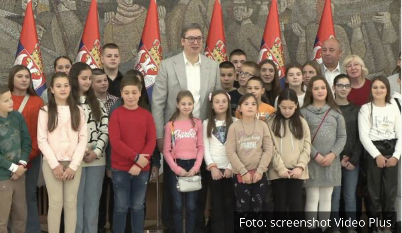 UŽIVO PREDSEDNIK VUČIĆ DOMAĆIN DECI SA KiM: „Mnogo sam srećan&hellip;
