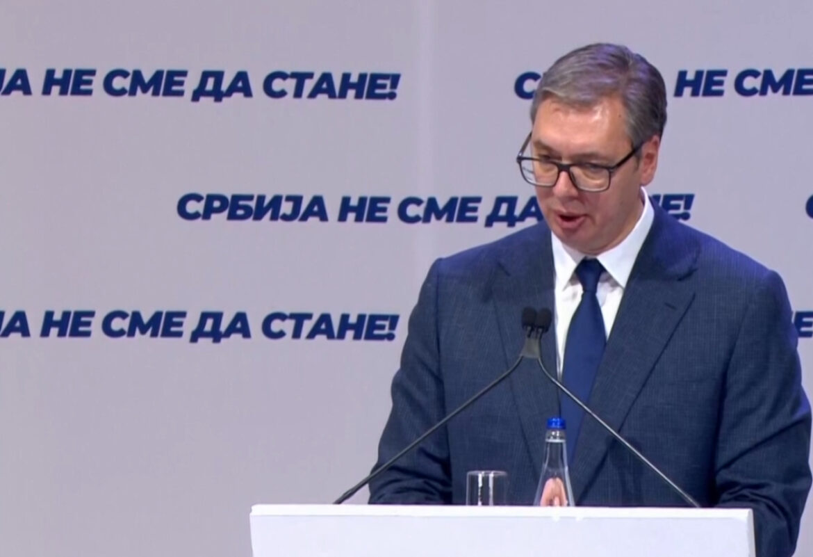 „Naša snaga ste vi – ljudi koji živite za Srbiju!“ Vučićeve poruke iz Leskovca, pred punom halom Dubočica! (FOTO)
