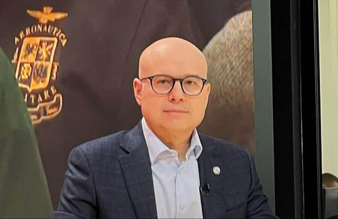 „NAŠA VOJSKA JE 2023. ZAVRŠILA SNAŽNIJA NEGO PRETHODNIH GODINA“ Čestitka ministra odbrane povodom Nove godine