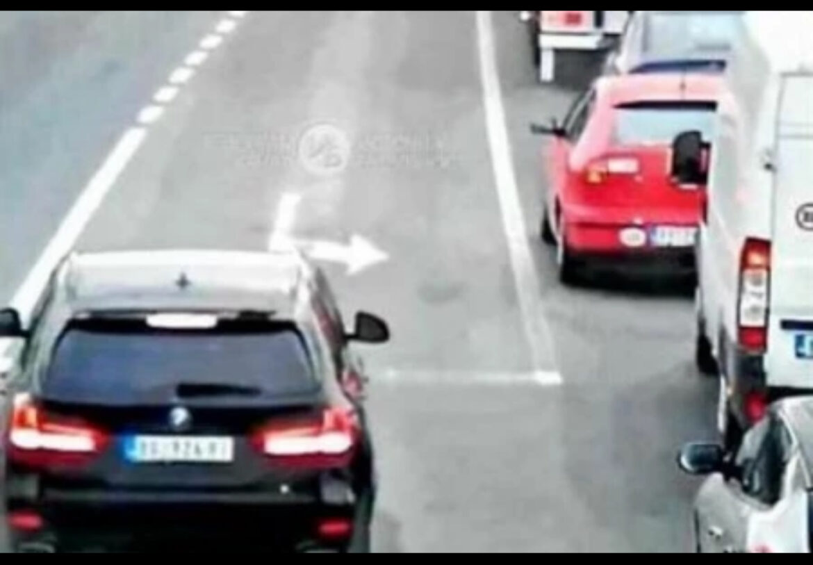 ALO ČOVEČE, UBIĆEŠ NEKOGA! Bahati Dragan Đilas opet uslikan kako divlja u saobraćaju! VOZAČI, OPREZ! (FOTO)