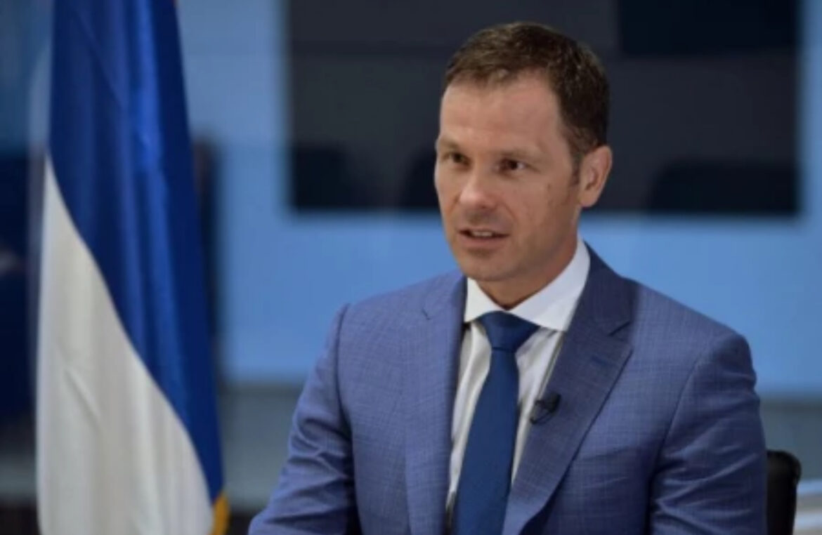 SINIŠA MALI ČESTITAO BOŽIĆ VERNICIMA: „Ovoje pravo vreme da se još jednom podsetimo na značaj zajedništva i sloge“ 