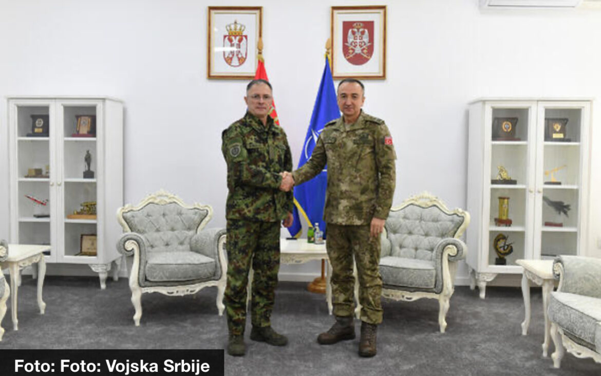 GENERAL MOJSILOVIĆ SA OZKANOM ULUTAŠOM: KFOR je jedina legitimna oružana formacija na KiM!