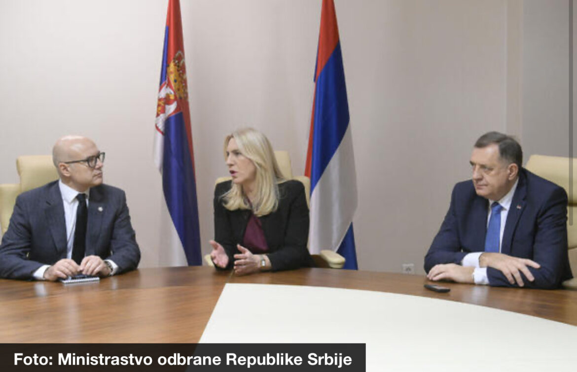 PRIORITET NEGOVANJE SARADNJE SRBIJE I RS Sastanak ministra Vučevića sa Cvijanović i Dodikom u Istočnom Sarajevu