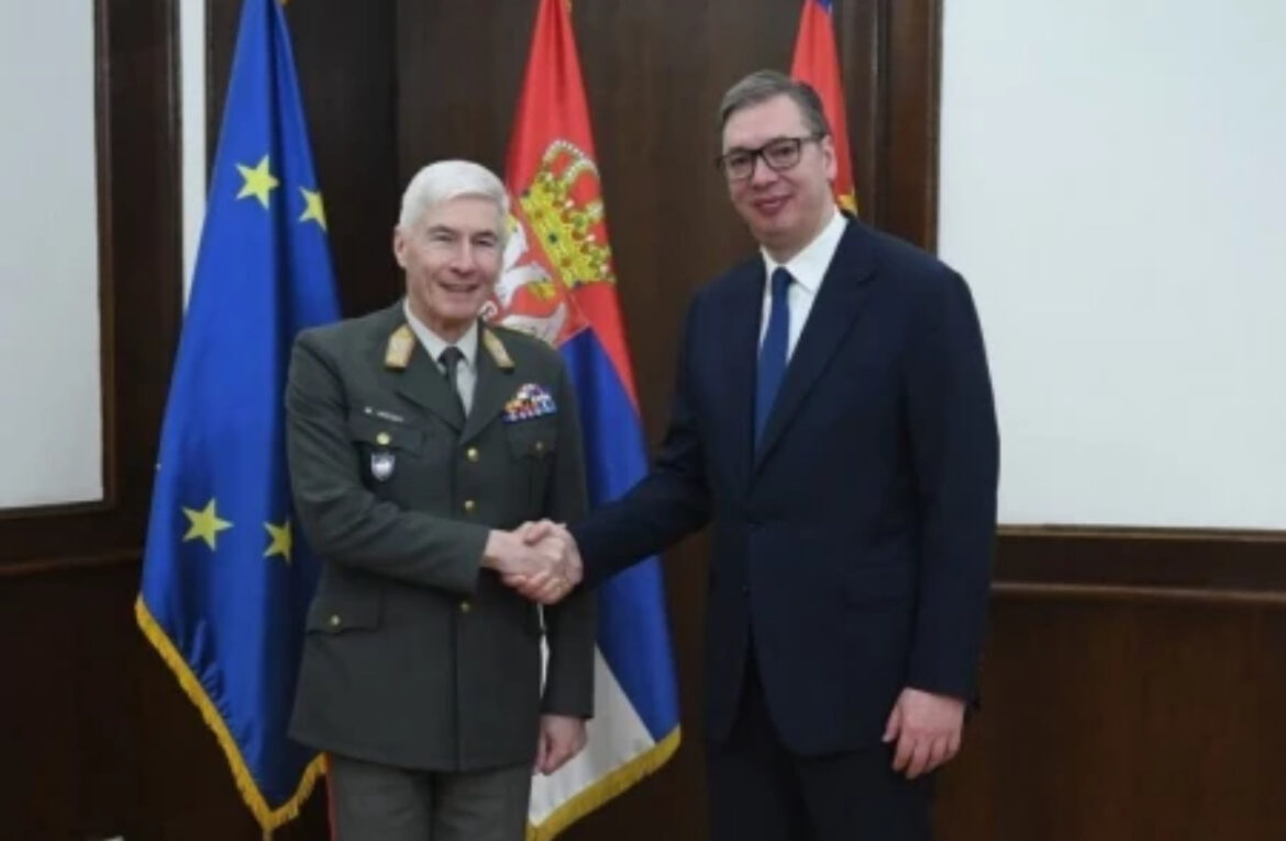 VUČIĆ SA BRIGEROM RAZGOVARAO SITUACIJI NA KIM: „Naglasio sam da za našu zemlju bezbednost srpskog stanovništva na KiM i održanje mira i stabilnosti!“ (FOTO)