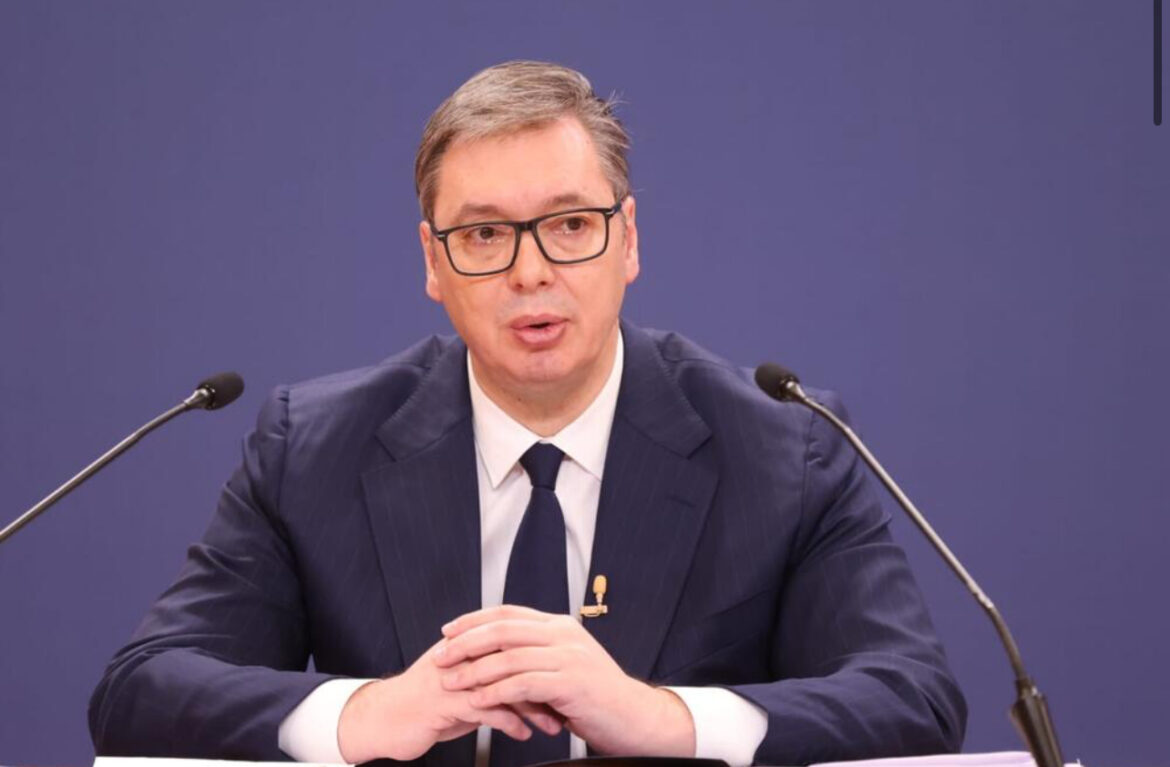VUČIĆ NAJAVIO 10 ODSTO POVEĆANJE PLATA OVOJ GRUPI GRAĐANA: Vučić zatražio od Vlade Srbije da razmotri predlog