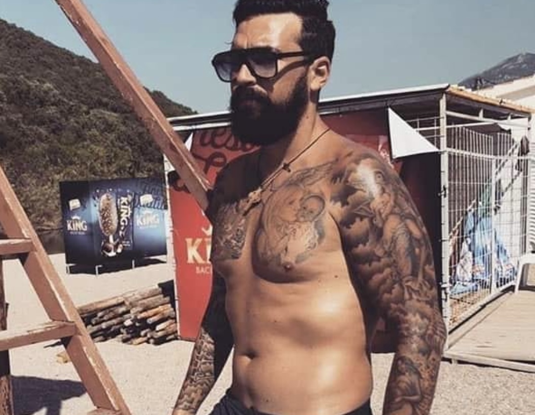 OPROŠTAJNO PISMO NAŠEG PEVAČA TERA SUZE NA OČI: Saopštene TRAGIČNE VESTI iz porodičnog doma Saše Kapora!