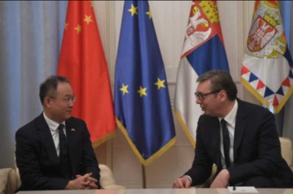 DANAS VAŽAN SASTANAK: Predsednik Vučić dočekuje ambasadora Kine Li Minga 
