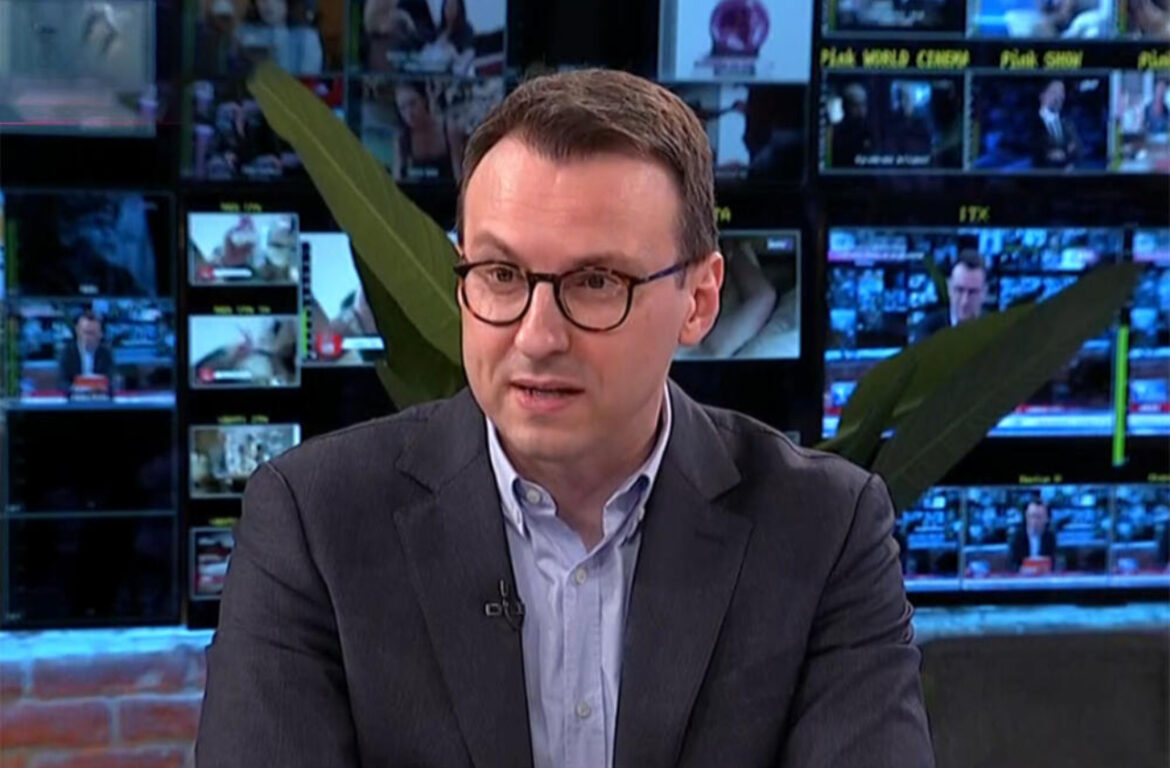 „NA NAJODVRATNIJI NAČIN SU MI PONOVO ZABRANILI ULAZAK NA PROSTOR KIM“ Uživo Petković: Opet su se oglušili o sve dogovore 