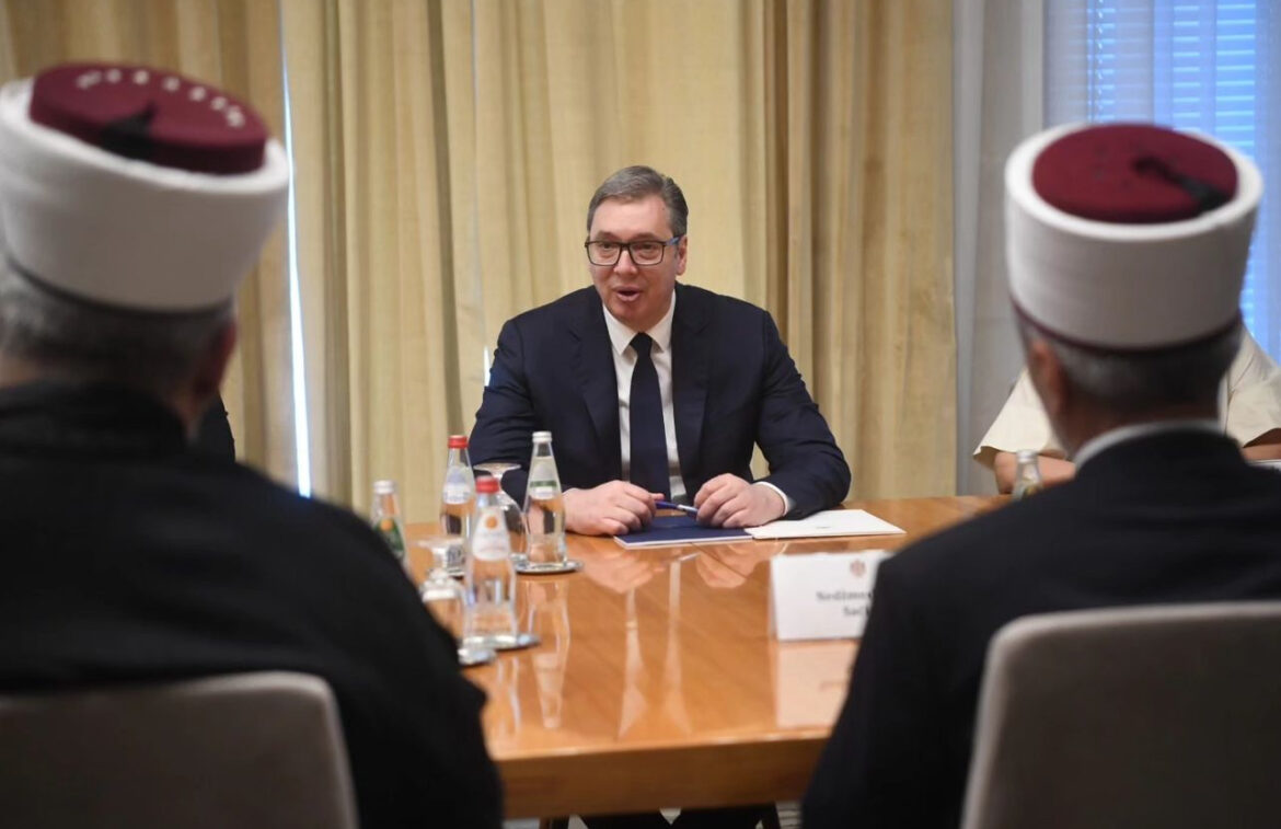 PREDSEDNIK VUČIĆ SA DELEGACIJOM ISLAMSKE ZAJEDNICE SRBIJE: Sastanak u Palati Srbija (FOTO)