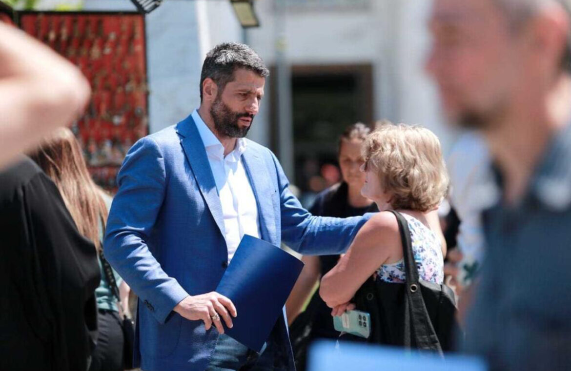 ZA BESPLATNE PROGRAME I POMOĆ BEOGRAĐANIMA OBEZBEĐENO VIŠE OD 150 MILIONA EVRA: Sve socijalne mere Grada Beograda na jednom mestu