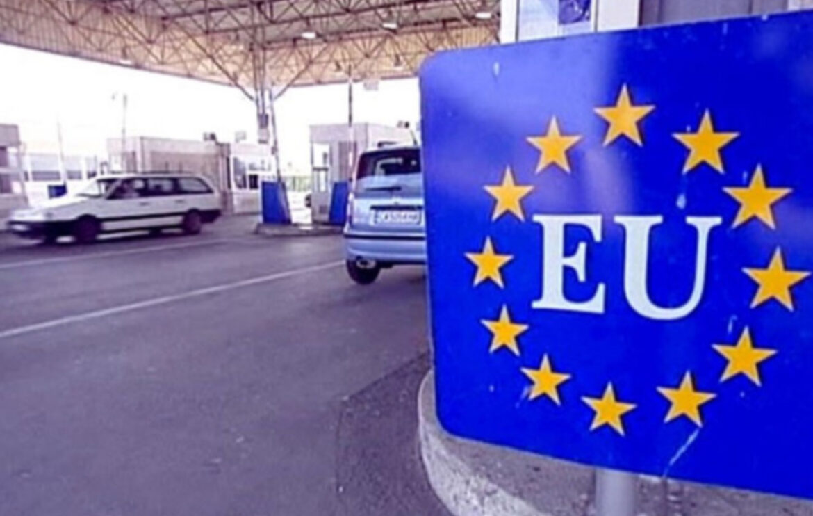 NOVA PRAVILA ZA ULAZAK U ZEMLJE EU Važno i za državljane Srbije: Važiće i za omiljena letovališta EVO SVIH DETALJA 
