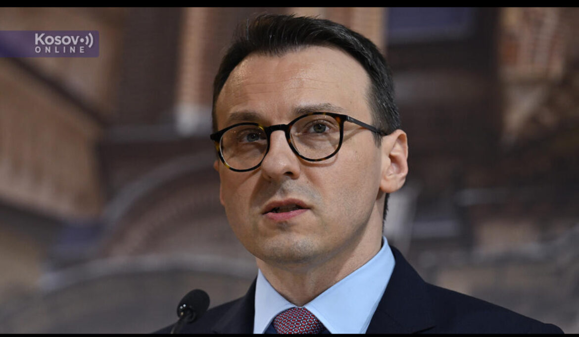 „RAŠIĆ NEMA KAPACITETE DA ZASTUPA NIKOGA OSIM KURTIJA“ Petković o novom triku vlasti u Prištini 