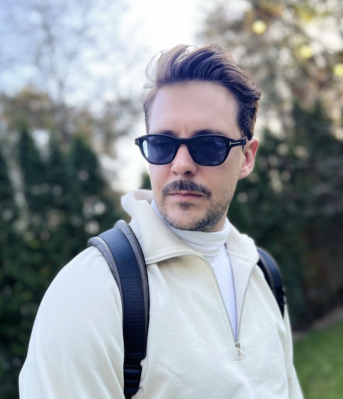 „TO JE SVAKODNEVNA BORBA KOJU PROLAZIM SA SVOJOM PORODICOM“ Miloš Biković progovorio o odrastanju: „Daj Bože da naredne generacije ne prolaze ono šta smo mi doživljavali“