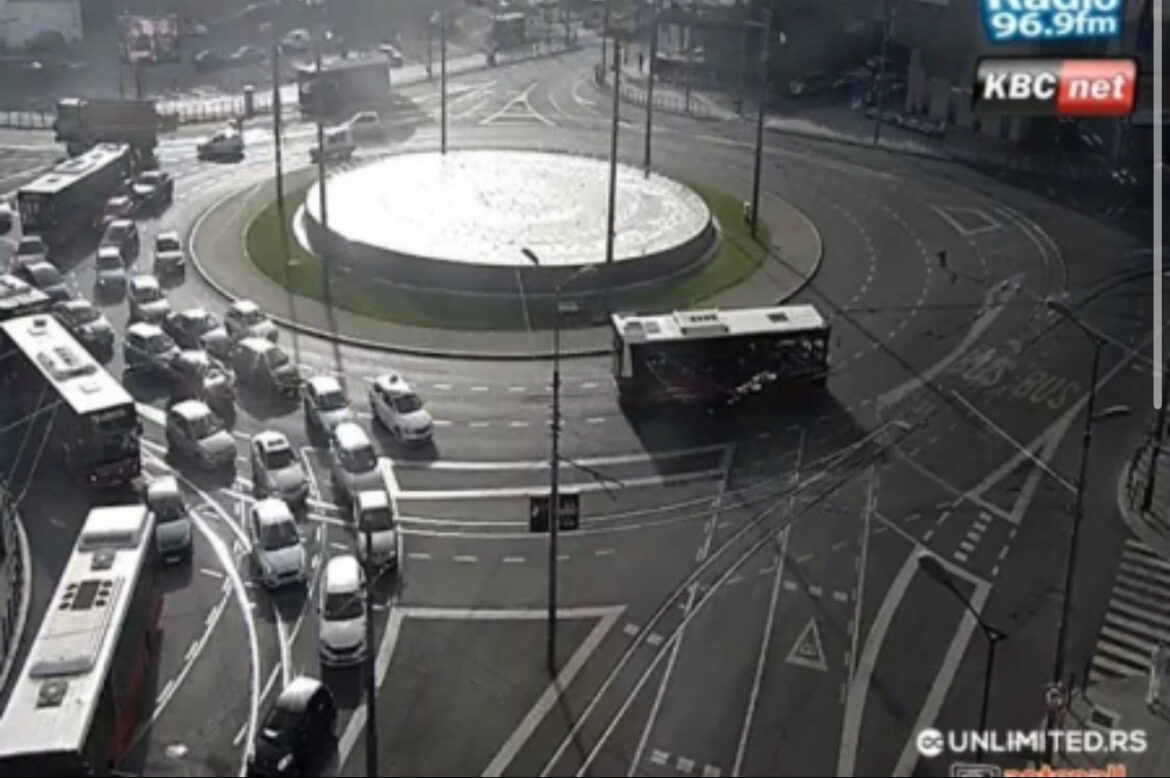 KROZ BEOGRAD UGLAVNOM PROHODNO BEZ VEĆIH ZADRŽAVANJA: Jedino na ovom mestu u gradu možete čekati da prođete više nego inače! (FOTO)