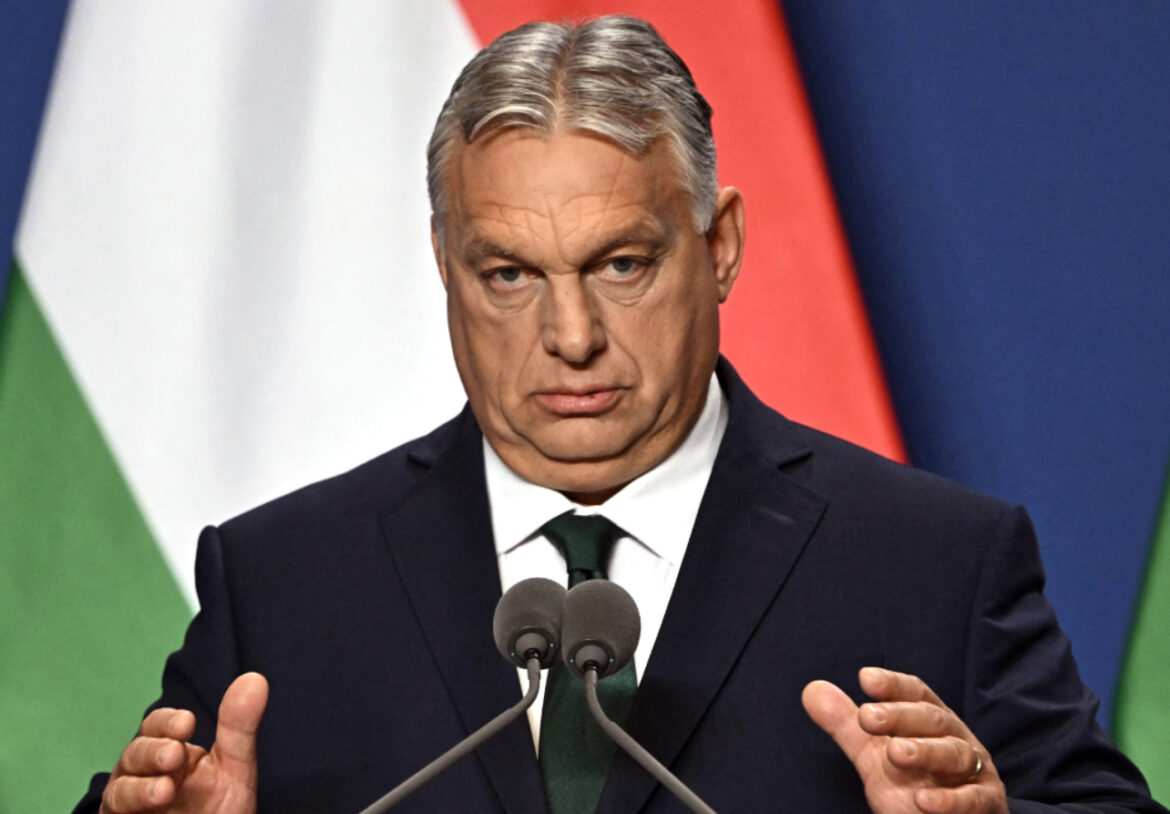 ORBAN DOŽIVEO DRAMU NA POVRATKU SA UTAKMICE U ŠTUTGARTU: Užas na putu za aerodrom, jedan policajac mrtav, drugi se BORI ZA ŽIVOT