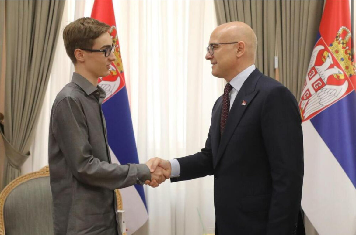 SRBIJA JE PONOSNA NA MLADE TALENTE!“ Vučеvić čеstitao Andrеju Drobnjakoviću – učеniku koji jе osvojio 5 zlatnih mеdalja 