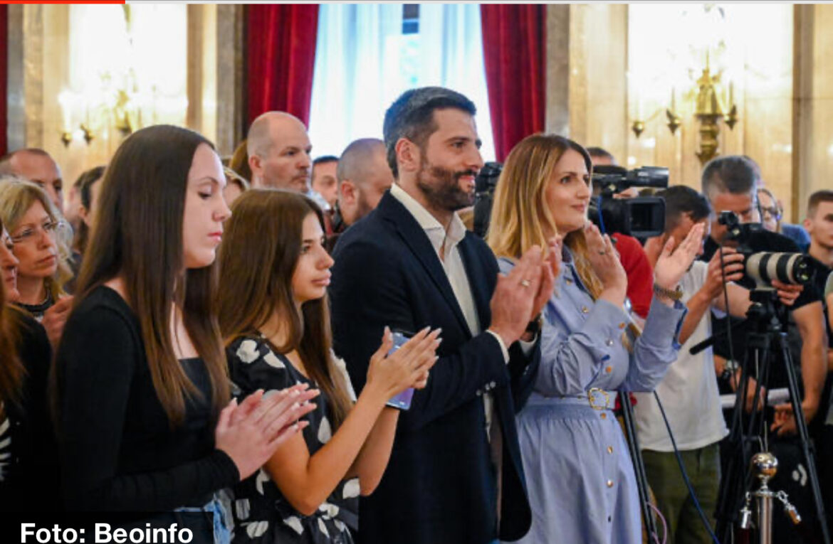 NAJBOLJI OD NAJBOLJIH! Gradonačelnik Šapić uručio nagrade đacima generacije