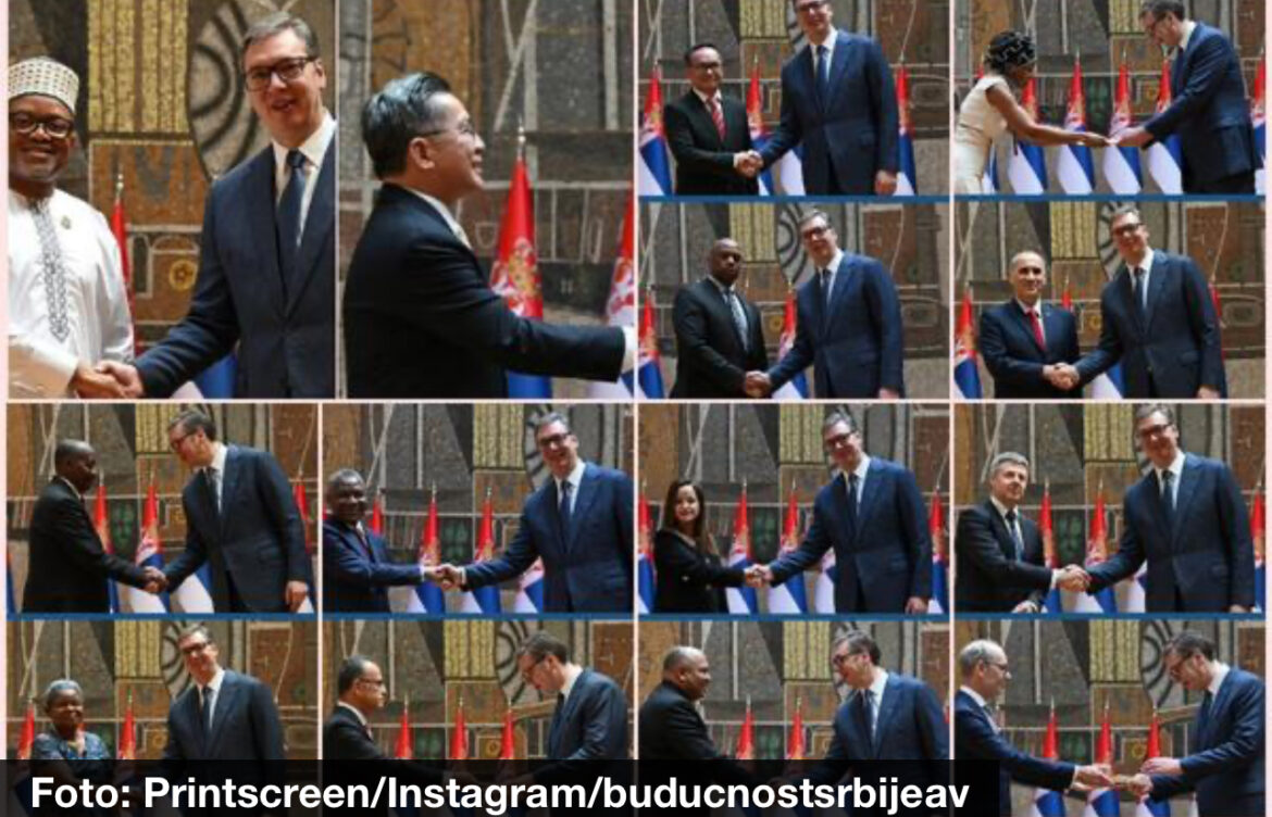 PREDSEDNIK VUČIĆ POŽELEO DOBRODOŠLICU NOVIM AMBASADORIMA: Primio akreditivna pisma u Palati Srbija (FOTO) 