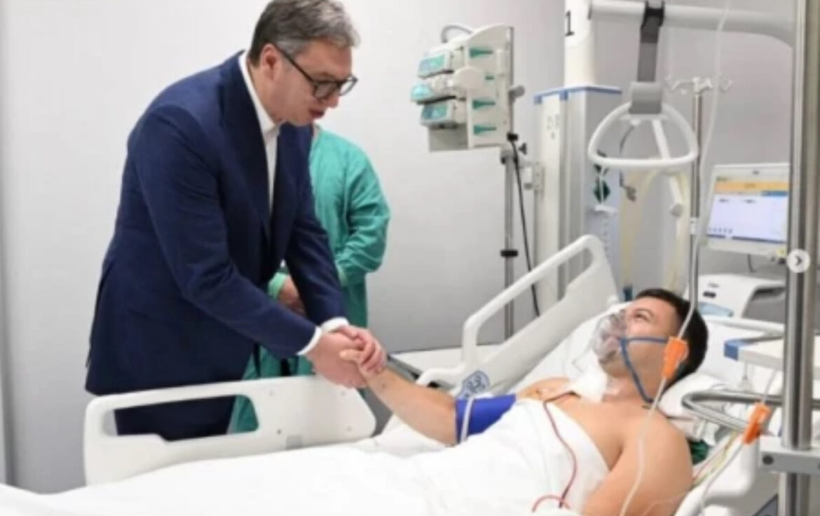 SRBIJA ĆE SE ODUŽITI RANJENOM ŽANDARMU U 11 SATI! Predsednik Vučić odlikuje Miloša Jevremovića! 