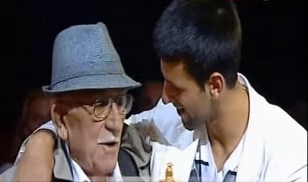 NOVAK ZAPLAKAO PRED SVIMA I USPEO DA IZGOVORI OVE REČI! Posvetio ih je dedi sa Kosova i Metohije, pomenuo ga je i pred polufinale!