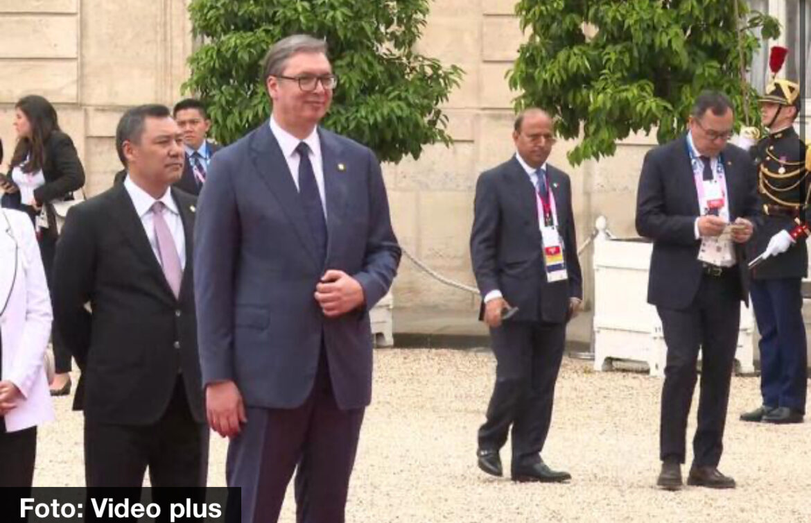 UŽIVO VUČIĆ U PARIZU: Predsednik gost na prijemu u čast svetskih lidera 