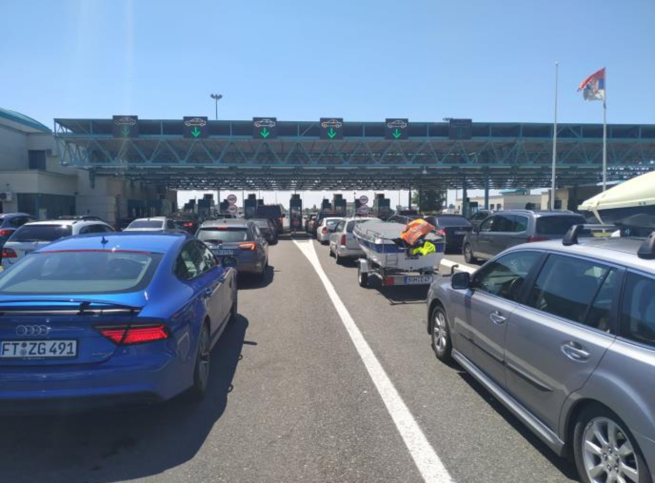 BIZARNA ZAPLENA NA PRELAZU GRADINA! Carinici otvorili kamion, sve je&hellip;