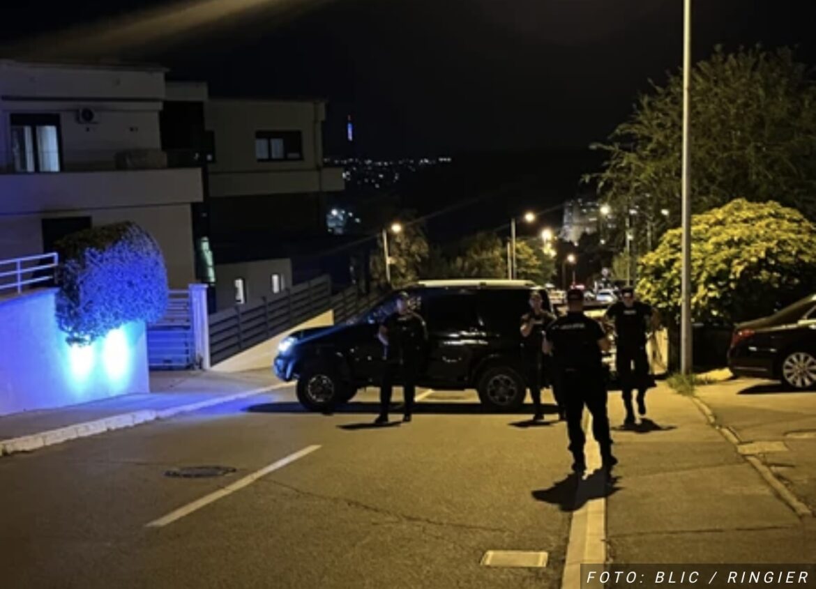 PRVE FOTOGRAFIJE SA MESTA PUCNJAVE NA SAVSKOM VENCU Ovde je ispaljen metak u Nikolu Vavića: Policija blokirala ulicu, svima zabranjeno da izlaze iz STANOVA (FOTO)
