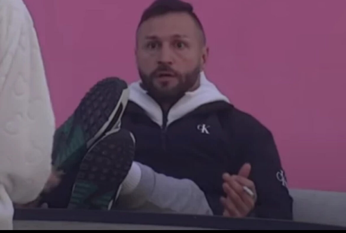 NOVA UČESNICA ELITE POMUTILA RAZUM ŠA! Pojavila se u Beloj kući, pa odmah krenula na njega, reper prebledeo!