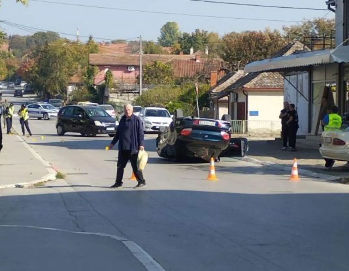 OD SILINE UDARCA AUTOMOBIL ZAVRŠIO NA KROVU: Saobraćajna nesreća u Smederevskoj Palanci (FOTO)