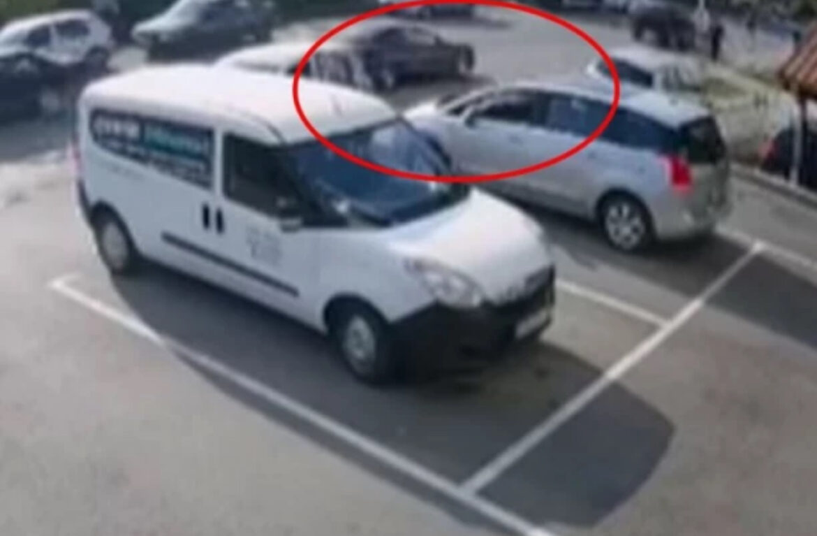POGLEDAJTE JEZIV SNIMAK NESREĆE U SMEDEREVSKOJ PALANCI! Automobil naleće na pešaka! (VIDEO)