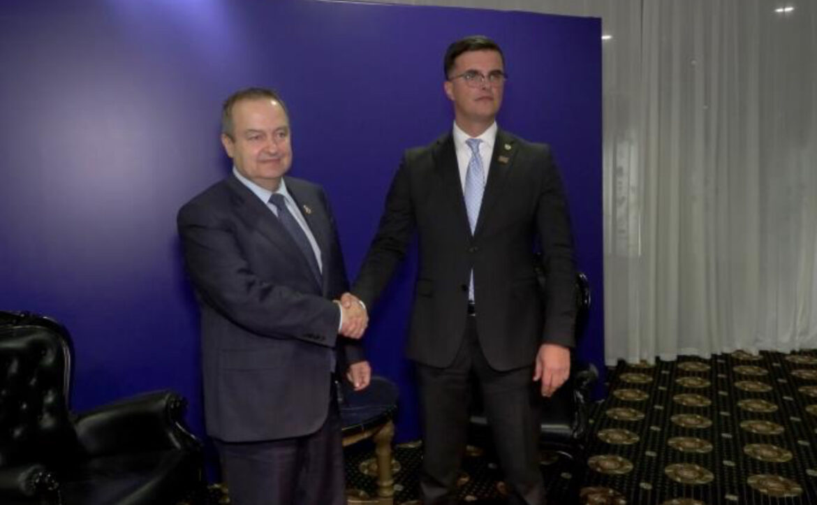 DAČIĆ SE SASTAO SA MINISTROM UNUTRAŠNJIH POSLOVA CRNE GORE: Razgovor sa Šaranovićem na marginama Ministarskog foruma Evropska unija – Zapadni Balkan (FOTO)